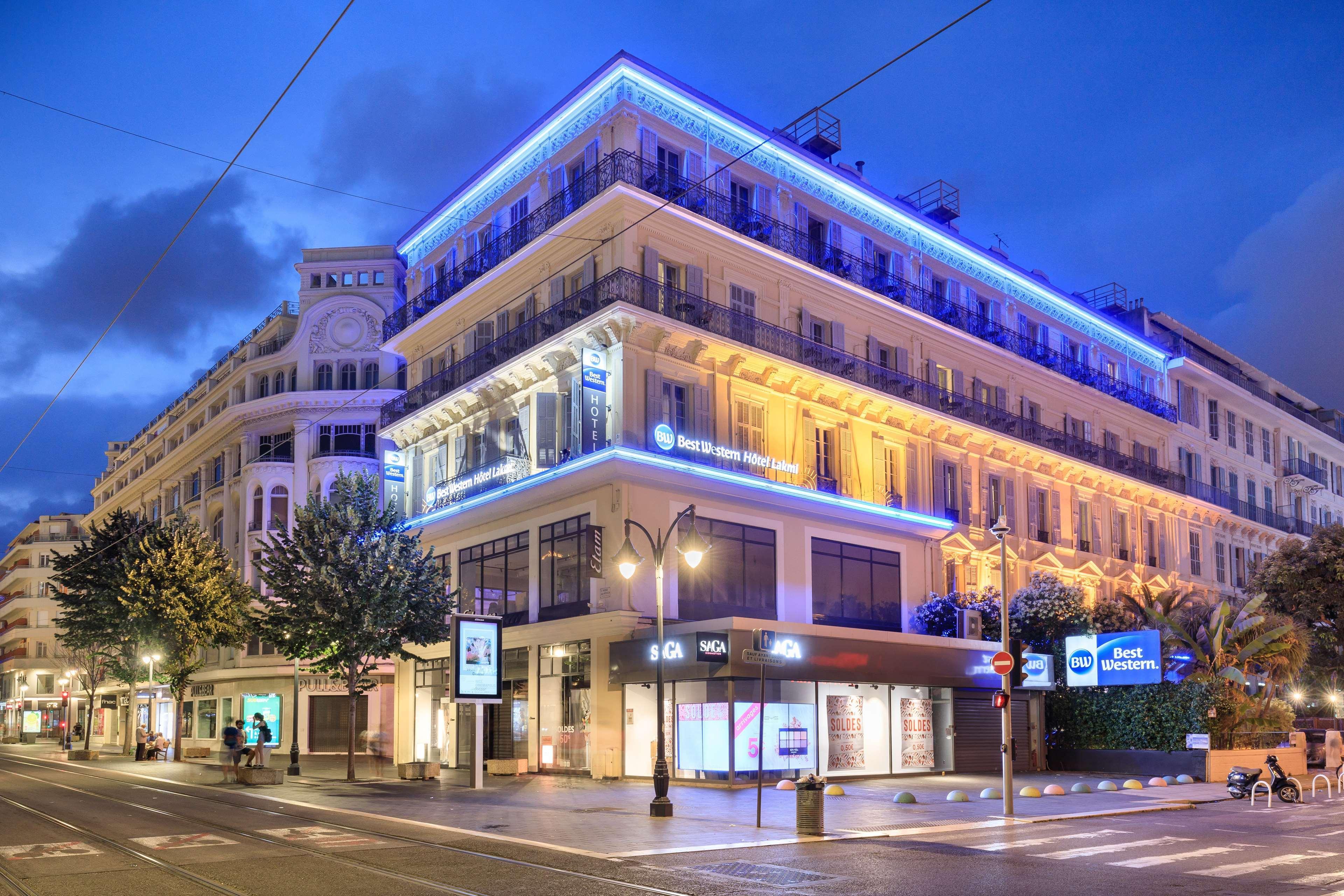 Hotel Western Lakmi 3*